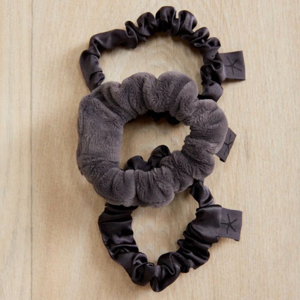 BAREFOOT DREAMS LUXECHIC AND SILK SCRUNCHIE SET Black NEW MSRP $45